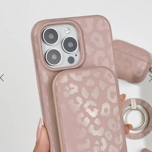 Iphone 11 pro max leopard velvet caviar phone case